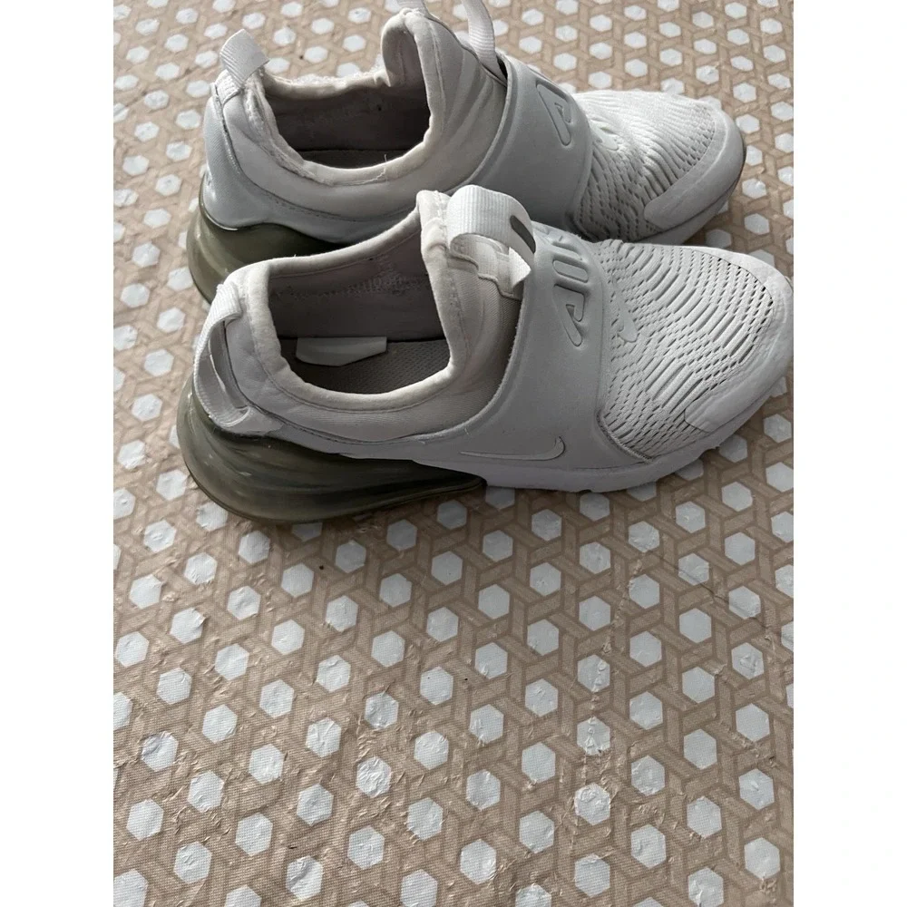 Nike Air Max 270‎ Extreme White Metallic Silver CI1108-100 Size 5Y